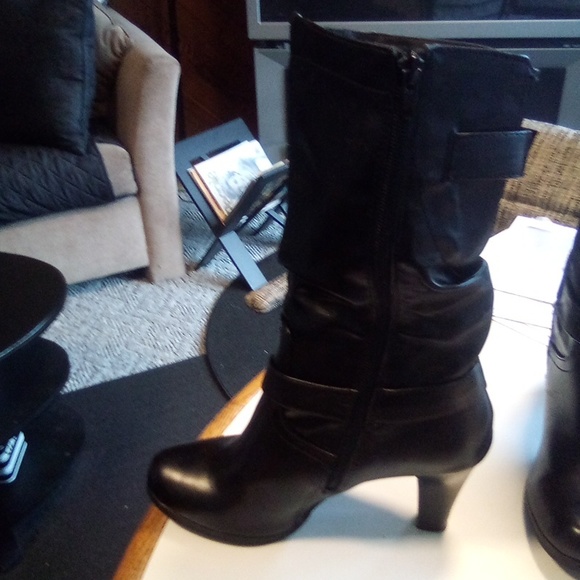 COPY - Shin high slouch black boots - Picture 9 of 11